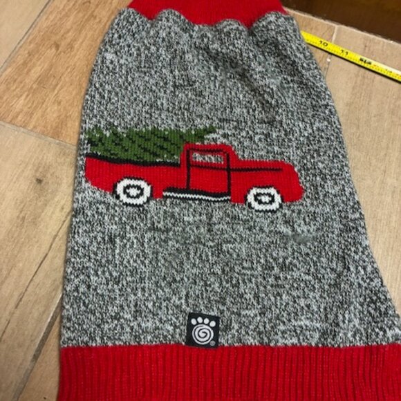 Petrageous Dog Sweater w/Truck and Christmas tree Size M - Picture 1 of 3